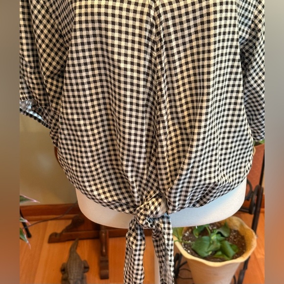 Ariella Black and White Checkered Tie-Front Blouse Size Medium - Picture 4 of 13